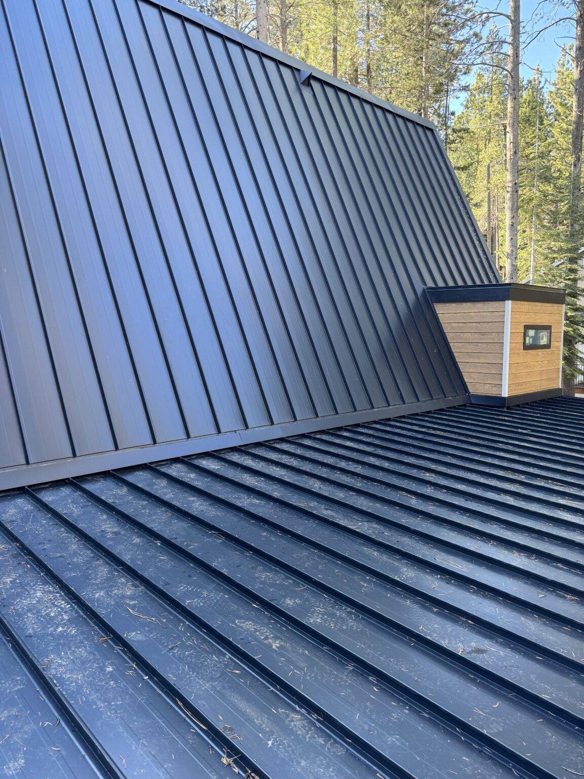 Custom metal roofing contractor 1152x1536
