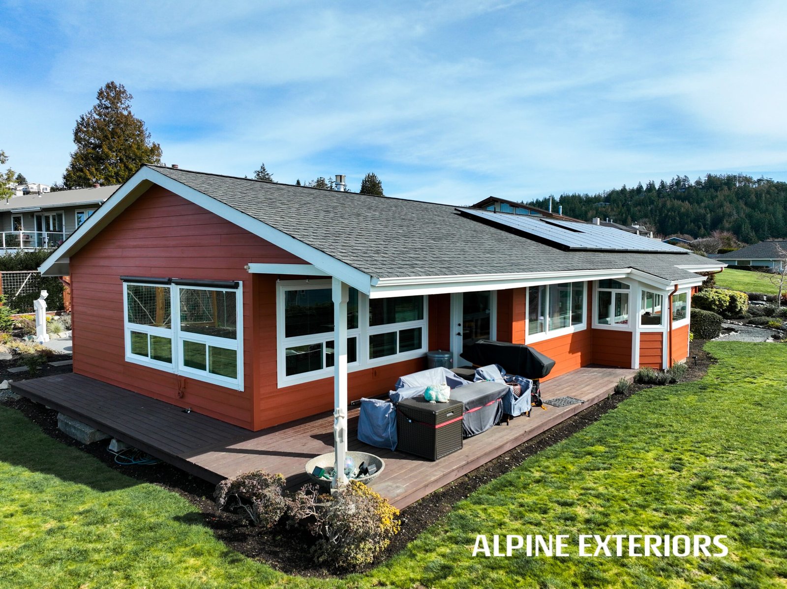 Hardie lap siding and professional exterior painting – anacortes wa – expert siding install and smooth sherwin williams paint application for clean lines and bold colors